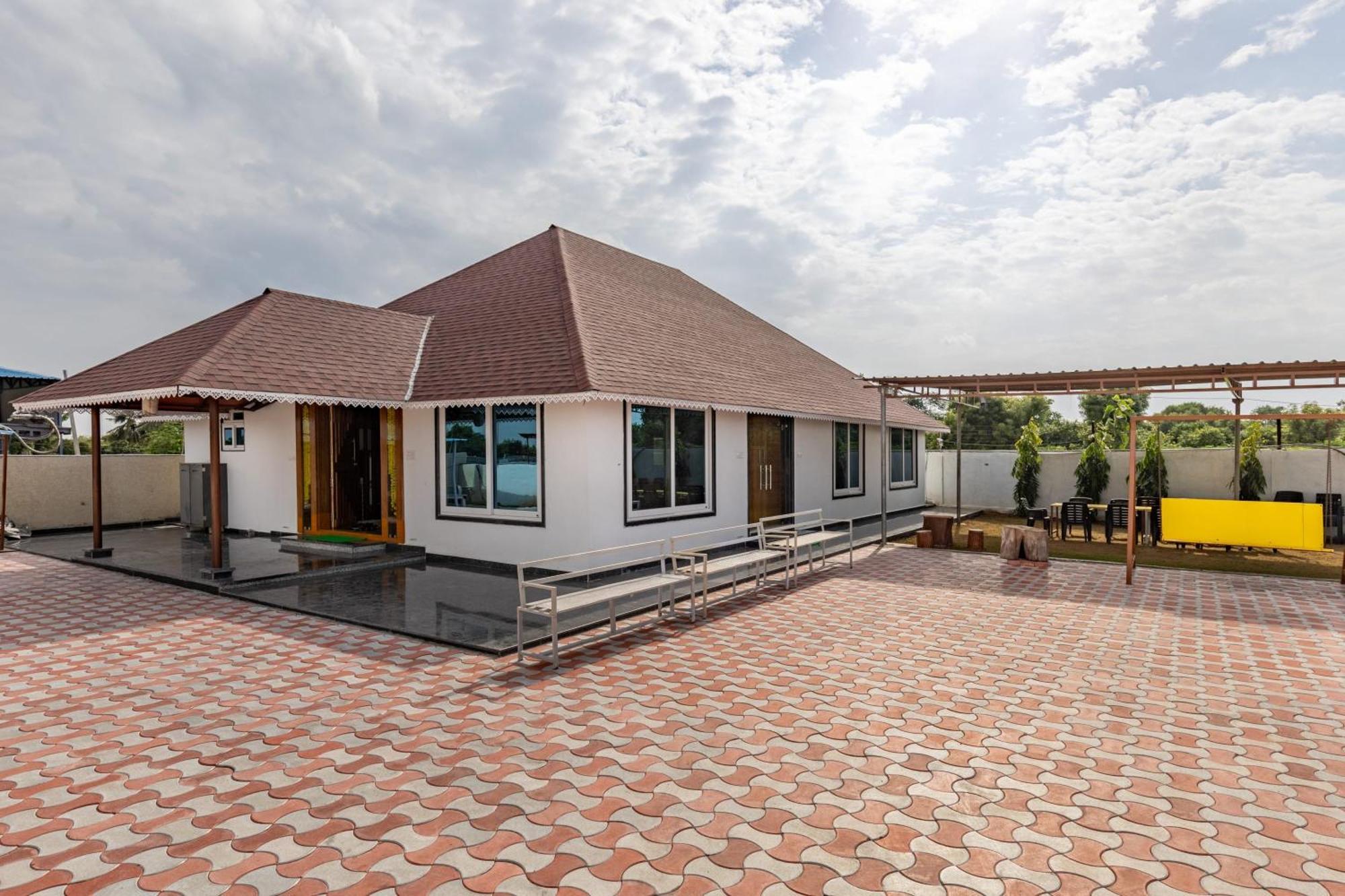 Aqua Lagoon Villa By Secret Turtle Pvt Pool Private Lawn Secunderabad Luaran gambar