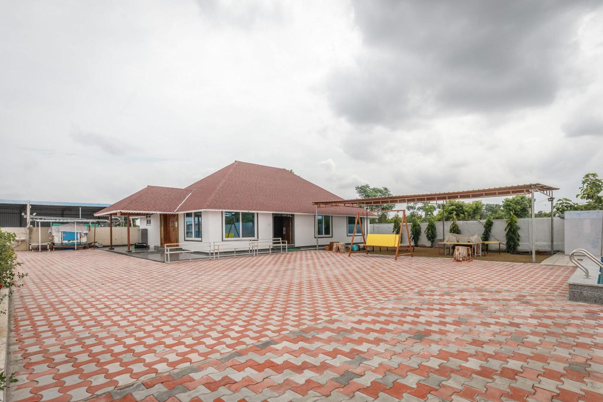 Aqua Lagoon Villa By Secret Turtle Pvt Pool Private Lawn Secunderabad Luaran gambar
